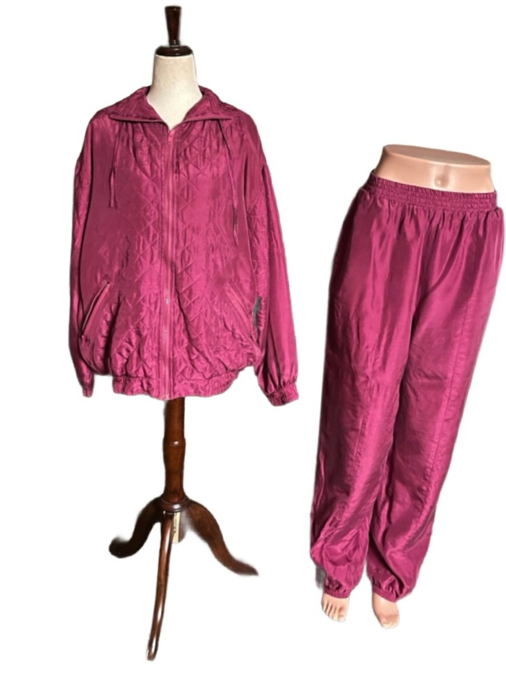 Activate ~ Women’s Large ~ Vintage (90’s) ~ Burgundy ~ Silk Quilted Track Suit